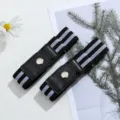 Vista dettagliata cintura elastica donna senza fibbia, accessorio regolabile per jeans nero e bianco. - Nero con doppie righe bianche - Coppia