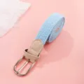 Cintura elastica intrecciata azzurra da donna con fibbia metallica argentata, casual. - Blu