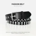Cintura in pelle nera in stile punk con borchie a proiettile in metallo e fibbia. - Stile Proiettile