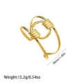 Vista detallada de brazalete de acero inoxidable chapado en oro de 18K con medidas. - Estilo Entrelazado Hueco (YY238)