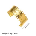 Detailansicht des 18K vergoldeten Edelstahl-Armreifs mit markanter Hammerschlag-Optik - Gehämmerte Textur (YY270) / Gold