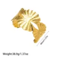 Detailansicht eines 18K vergoldeten Blatt-Textur-Manschettenarmbands mit Maßangaben - Breitrandige Fächerfalten (YY274) / Gold