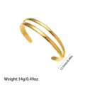 Detalle de brazalete de doble capa de acero de titanio chapado en oro de 18K con medidas - Brazalete de Doble Capa y Doble Bucle Liso (YY9)