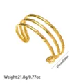 Detailansicht der 22 mm Breite und des 21,8 g Gewichts dieser 18K Gold Bambus-Manschette. - Bambus-Textur-Stil (YY304) / Gold