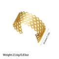 Detail des hohlen Netzarmreifs aus 18 Karat vergoldetem Edelstahl mit Abmessungen - Geometrischer Hohl-Gitter-Stil (YY294) / Gold