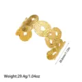 Detailansicht eines 18K vergoldeten Edelstahlarmreifs mit Breiten- und Gewichtsangabe - Spiral-Textur (YY313) / Gold