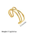 Detailansicht des goldenen Titanstahl-Armreifs mit Maß- und Gewichtsinformationen - Gekreuzte Gewindelinien (YY325) / Gold