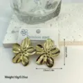 Detailed shot of gold stainless steel flower earrings including size and weight. - Textured Stereoscopic Flower (ES854)
