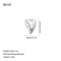 Vista dettagliata di un ciondolo a cuore in argento con incisione a stella e specifiche - Stile Cuore Inciso (B0129) / Colore acciaio