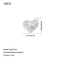 Vista dettagliata del ciondolo a cuore con dimensioni 25,5mm x 22mm e peso 2,8g - Stile Floreale Intagliato (C0030) / Colore acciaio