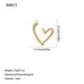 Vista dettagliata del ciondolo a cuore in acciaio inox dorato con dimensioni e peso. - Stile Cuore Cavo Minimalista (A0613) / Oro