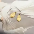 Elegante ciondolo a cuore in acciaio inossidabile placcato oro 18 carati per gioielli fai da te - Cuore con Foglia (088)