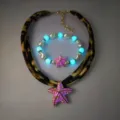 Lichtgevende blauwe kralen en roze zeester ketting met trendy luipaardprint koord detail - Rozerood Lichtgevende Halsketting en Armband Set (25#)