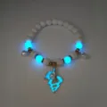 Elegant glowing conch pendant necklace with luminous blue beads and pearls for women - Bracelet / Gold Blue Glow