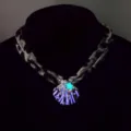 Luminous shell pendant necklace with leopard print strap and inlaid pearl star detail - 10 # White k rose red necklace