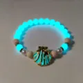 Luminous glow-in-the-dark beaded bracelet with a gold shell charm and white pearls - 13 # Golden blue-green light bracelet