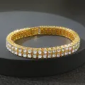 Detailansicht eines goldfarbenen, zweireihigen Iced-Out-Hip-Hop-Armbands für Herren - Armband / 18cm / Gold