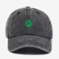 Cappellino da baseball in cotone lavato con quadrifoglio ricamato, grigio scuro - Taglia unica / Nero