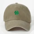 Cappellino da baseball kaki lavato con quadrifoglio verde ricamato sul davanti - Taglia unica / Kaki
