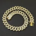 Nahaufnahme einer 20mm goldenen, mit Strasssteinen besetzten kubanischen Panzerkette. - 16 Zoll (40 cm) / Gold