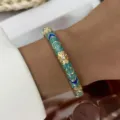 Böhmischer Emaille-Armreif in Türkis mit Goldblumen für den Strandurlaub - Türkis Blumen (885-5)