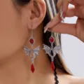 Orecchini a pipistrello vintage gotici in argento con pendente a goccia rossa SKU - Orecchini Pipistrello Rosso (ER26Y0284)