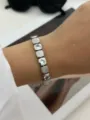 Elegante bracciale a maglie quadrate in argento con cristalli chiari sul polso - A847银钻