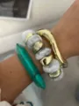 Set di 3 braccialetti vintage con resina verde, cerchio dorato e perle marmorizzate - Set di bracciali / Nero Bianco Blu