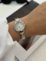 Elegante orologio di Natale argento da donna con numeri colorati e quadrante pupazzo di neve - 889-6
