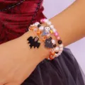 Set di braccialetti di perline di Halloween con ciondoli a fantasma e perle colorate al polso - Set 4