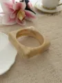 Bracciale rigido geometrico quadrato retrò in acrilico beige marmorizzato da donna - Stile Quadrato Largo / Marmo Beige