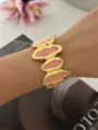 Elegante roze emaille golvende brede open manchetarmband in dopamine stijl goudkleur - Onregelmatige Ovaal Oranje