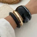 Κομψό σετ ρετρό βραχιολιών από ρητίνη και χρυσό μέταλλο με μαύρη υφή μαρμάρου για στοίβαξη - Σετ 3 τεμαχίων με στρώσεις / Μαύρο