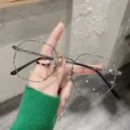 Elegante polygonale Brille mit silbernem Metallrahmen und Blaulichtfilter-Gläsern. - Anti-Blaulicht (Keine Stärke) / Silber