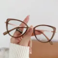 Montura de gafas cat eye marrón de moda con filtro de luz azul para mujeres con estilo - Montura Oro Marrón