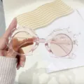 Adorables gafas de sol rosa con forma de concha para niños con protección UV - Montura rosa transparente lentes rosas