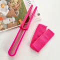 Vista detallada del limpiador de persianas de microfibra rosa con fundas de repuesto - Cepillo De Doble Hoja Con Funda / Rosa rojo