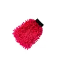 Detailansicht eines dicken rosa Chenille-Autowaschhandschuhs mit weicher Textur - Verdickter & Dichter Stil / Hellrot