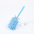 Plumero extensible de microfibra de chenilla azul con mango de acero para limpieza hogar. - Azul cielo