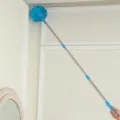Plumero extensible para techos con mango largo de acero inoxidable y cabeza azul suave. - Poste de 3 secciones azul claro + cepillo para telarañas