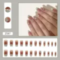 Ensemble de 30 faux ongles dégradés roses avec des motifs d'étoiles et de strass fins - Chaîne d'Étoiles (Z587) / Type à Colle