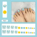Detailansicht von 24 hellblauen und gelben Gänseblümchen-Fußnägeln zum Aufkleben - 24er Set (Inklusive Kleber) / Blaues & Gelbes Gänseblümchen Stil (F027)