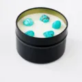 Candela profumata in barattolo di metallo nero con cera di soia e pietre blu, regalo. - Vaniglia francese