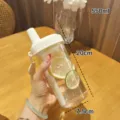 Bottiglia d'acqua in plastica trasparente con cannuccia, bicchiere portatile 550ml. - 550ml / Bianco Latte