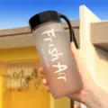 Matte verloop plastic waterfles met handige draagriem, stijlvolle studenten sportdrinkbeker. - 600ml / Gematteerd inktzwart - 600 ml