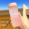 Roze gematteerde kunststof waterfles, draagbare schattige studentensportbeker voor dagelijks. - 600ml / Gematteerd lichtroze - 600 ml