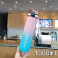 Gematteerde roze en blauwe 1000ml sportwaterfles met een handige draagriem voor dagelijks - 500ml / Gradiënt Roze