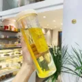 Borraccia con cannuccia carina portatile per studenti, tazza da tè trasparente spessa. - Tazza con infusore di 1ª gen. gialla - 700 ml