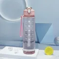 Botella de agua deportiva rosa de 2000ml con marcadores de tiempo y correa de mano - 245 Rosa transparente
