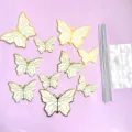 Weiße und goldene Schmetterling-Kuchendeko-Set mit Stäbchen für Geburtstage - Heißpräge-Set / Set (inkl. Stab & Kleber) / Creme
